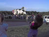 Beth_n_Becky_Watch_Cow_Balloon2_at_Plano_Baloon_Festival_2002.jpg (289978 bytes)